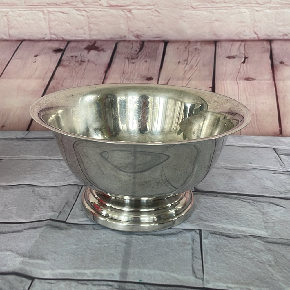 MCM EPCA BRISTOL SILVER BOWL BY POOLE. 68